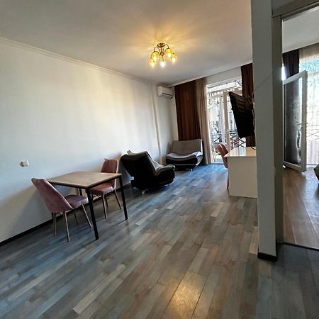Ferienwohnung Мой Дом Batumi Exterior foto
